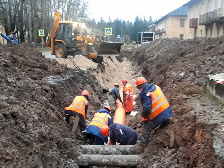 В Сланцах заменили участок канализационного коллектора и водозапорные клапаны