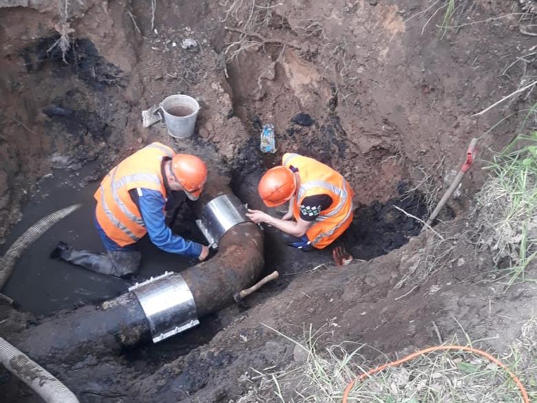 В Сланцах на канализационной насосной станции № 7 отремонтировали трубопровод
