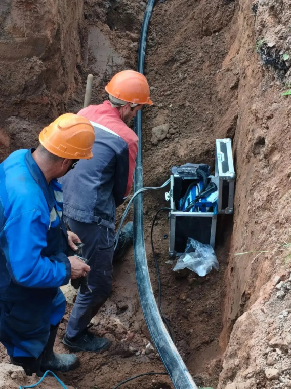 Леноблводоканал промыл 2 км канализационных сетей и провёл чистку резервуара для 8 тысяч жителей Сланцевского района