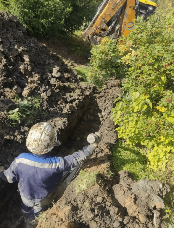 Леноблводоканал заменил 230 метров водопроводных труб в Глобицах Ломоносовского района